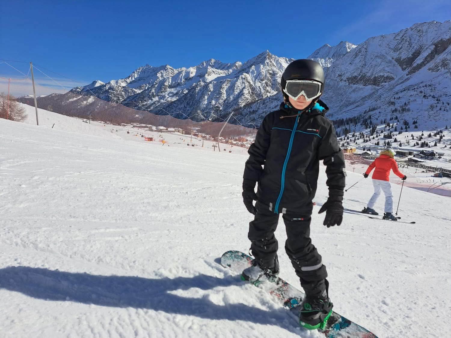 Barn på snowboard